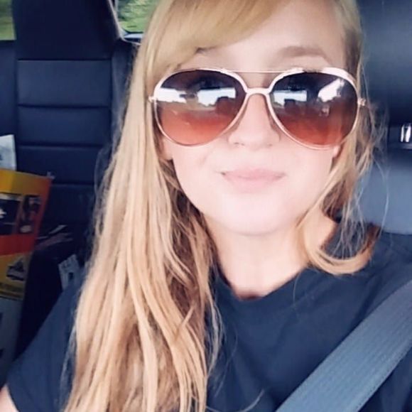 Meet your Posher, Ladonna - Picture 1 of 1